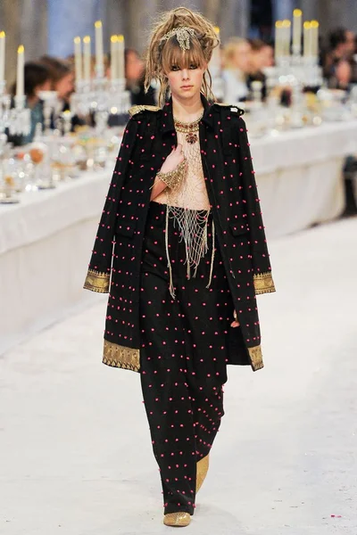 Look 29